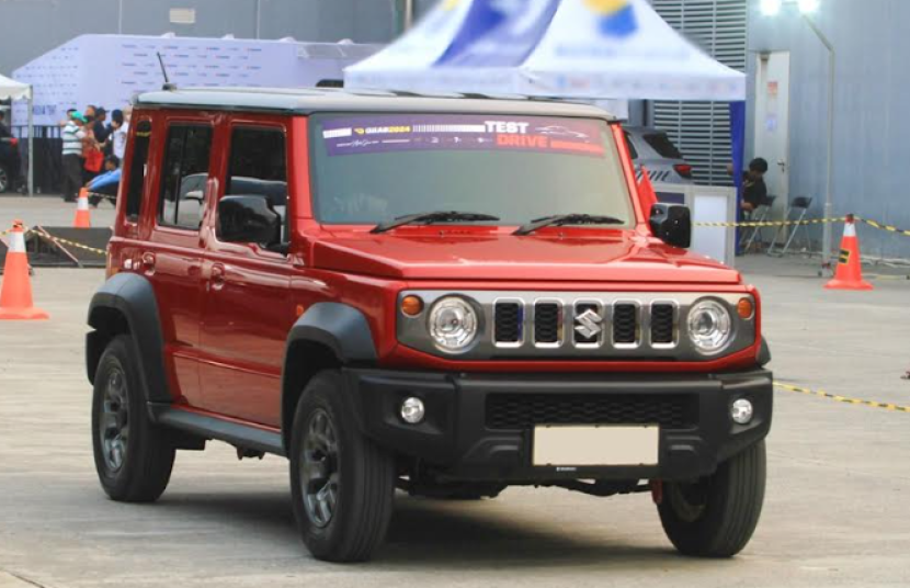 Suzuki Jimny 5 doors                 dok Suzuki