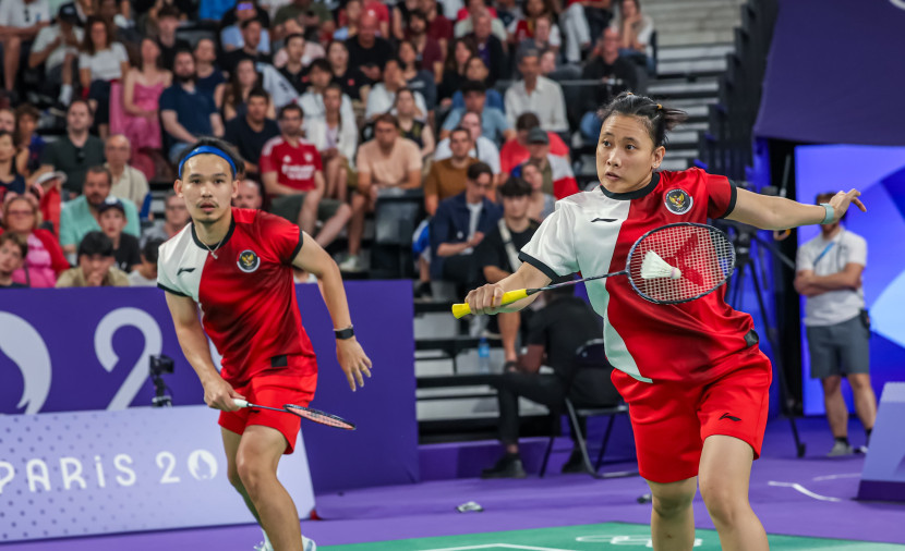 Pasangan ganda campuran Indonesia, Rinov Rivaldy/Pitha Haningtyas Mentari gagal lolos dari fase grup di Olimpiade 2024. (Source: PBSI/Badmintonphoto/Mikael Ropars)