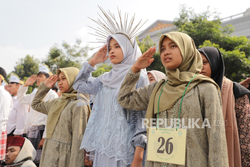 Santri. Kemenag membuka Program Beasiswa Santri Berprestasi (PBSB) 2024. Foto: Republika