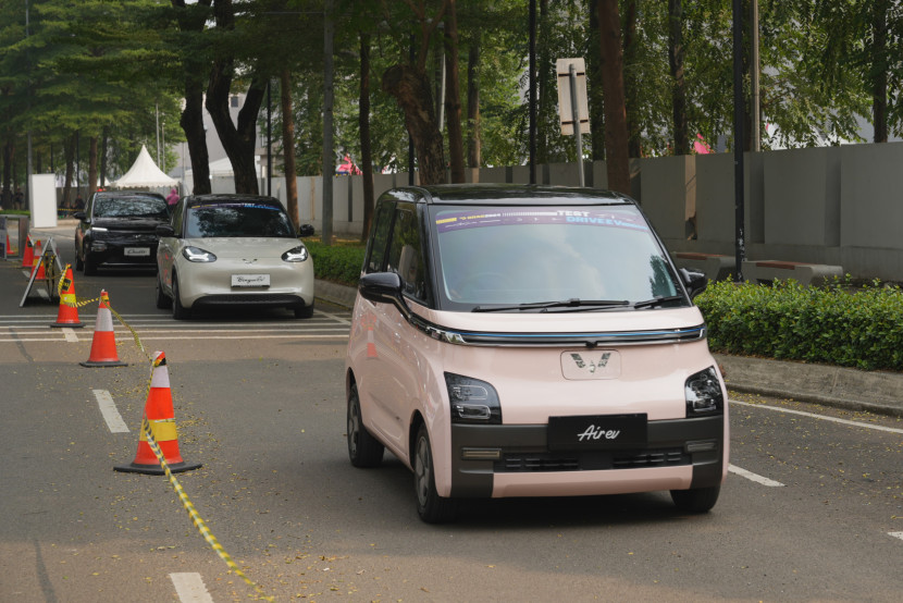 Wuling telah mulai memproduksi mobil listrik sejak 2022 melalui Air ev dan diteruskan dengan menghadirkan BinguoEV pada 2023 dan CloudEV di 2024 Dok. Wuling