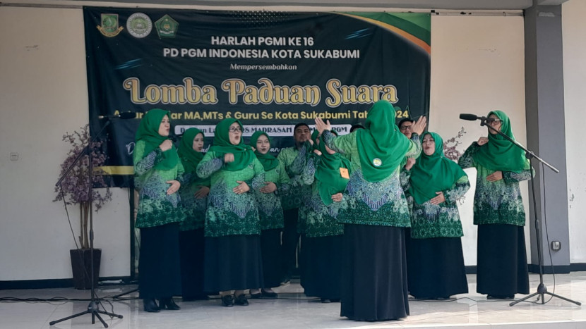 Tim paduan suara MAN 1 Kota Sukabumi jadi juara dalam ajang lomba paduan suara.