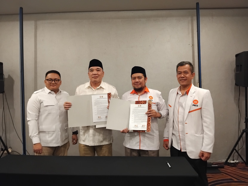 Penandatangaan koalisi PKS dan Gerindra dalam pilkada Kota Sukabumi di RM Sunda Rasa, Ahad (4/8/2024).