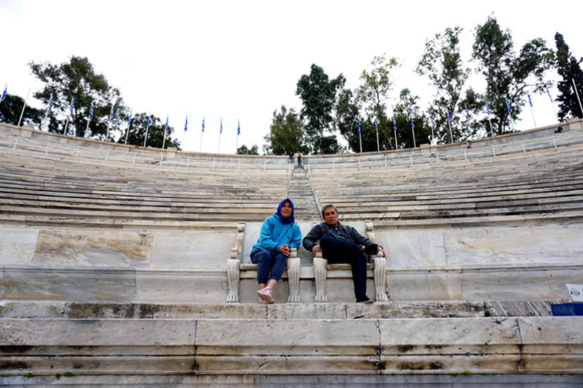 Kursi khusus pejabat di tribun utama Panathenaic Stadium atau stadion Panathinaiko di Athena, Yunani. (FOTO: Safira Yasmin) 