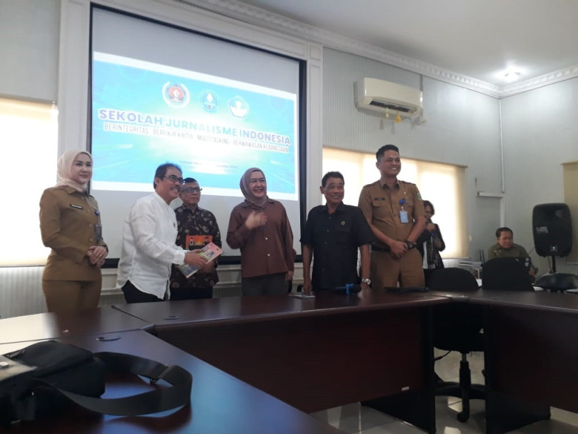 Pembukaan SJI di Palembang, salah satu materinya Teknik Wawancara. (FOTO: Maspril Aries)