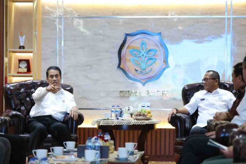 Menteri Pertanian Andi Amran Sulaiman (kiri), Ketua Gapensi Andi Rukmana Nurdin. (Foto: Dok Ruzka Indonesia)