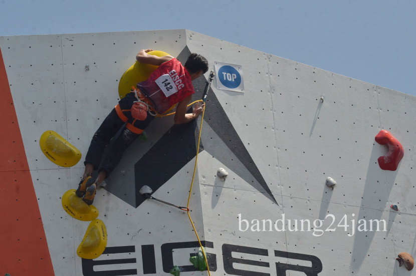 Kompetisi Eiger Indepence Sport Climbing Competition (EISCC) 2024, di Eiger Adventure Flagship Store, Jalan Sumatera, Kota Bandung, Kamis (15/8/2024).Foto: Edi Yusuf