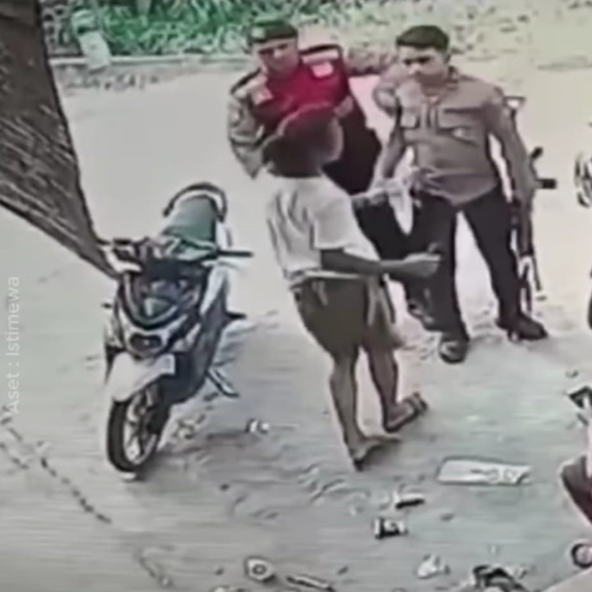 Beredar video oknum polisi menampar warga tidak bersalah di Mesuji, Lampung. (Foto: Tangkapan Layar Video)