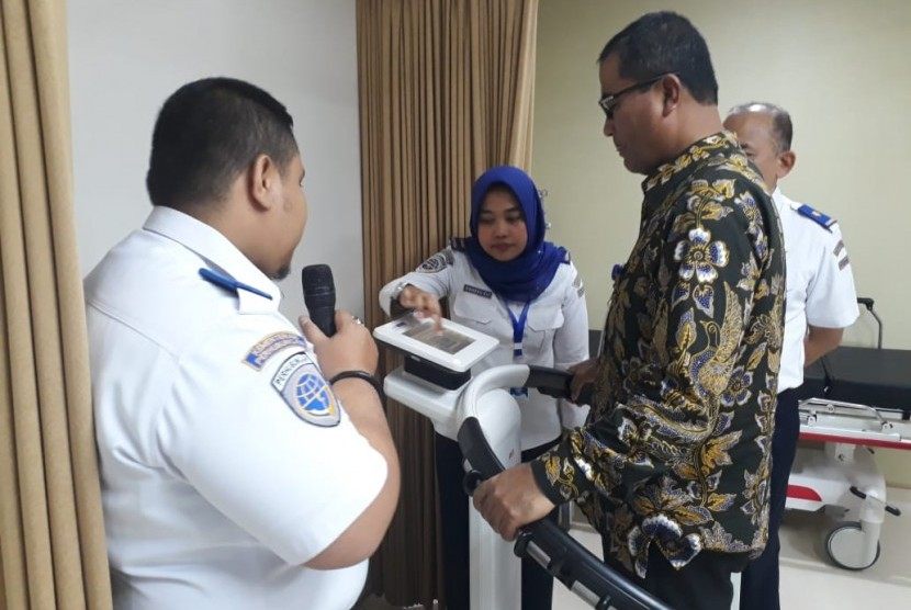 Ditjen Perhubungan Laut tinjau Balai Kesehatan Kerja Pelayaran (BKKP) kini telah memiliki Klinik Utama kesehatan baru yang terletak di Jl. Gunung Sahari No. 65 Jakarta Pusat pada Februari 2019. KP DJPL 92/2023 bahas soal teknis catatan medis yang salah satunya dilakukan lewat BKKP. Sumber: situs resmi Ditjen Hubla