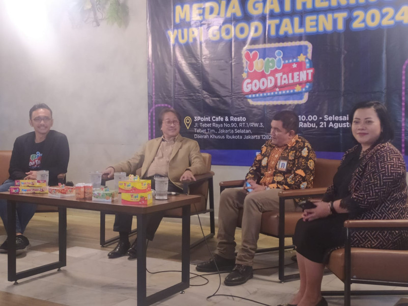 Dari kiri ke kanan: Addyono H Koloway, Marketing Manager PT Yupi Indo Jelly Gum, Musisi Purwa Caraka, Yosse Ervindry, perwakilan Puspresnas, dan psikolog Yasianti saat media gathering Yupi Good Talent 2024 di Jakarta, Rabu (21/8/2024). (Foto: Ruzka Indonesia) 