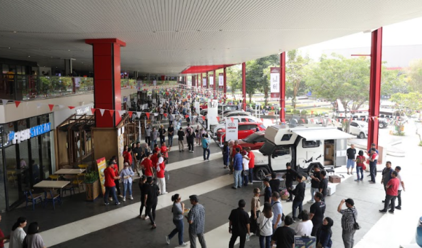 Tampak suasana Indonesia Autovaganza di QBIG BSD City.        dok Autovaganza