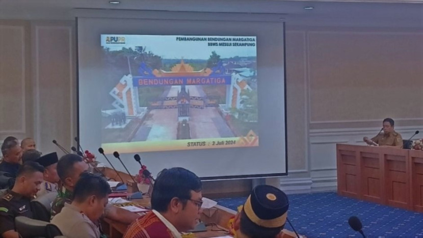 Rapat tindak lanjut penyelesaian ganti rugi tanah eks kawasan hutan genangan Bendungan Margatiga di Kabupaten Lampung Timur. (Foto: Dok. PN Sukadana)