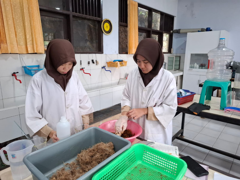 Dua orang pelajar MAN 1 Kota Sukabumi masuk grand final Madrasah Young Researchers Super Camps (MYRES) Tahun 2024.