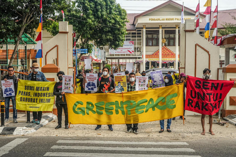 Sebanyak 12 orang warga Sumatera Selatan menggugat  tiga perusahaan atas kasus kabut asap yang terjadi menahun di Pengadilan Negeri Palembang. (Foto; Dok Ruzka Indonesia)