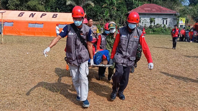 Simulai tanggap darurat bencana yang digelar PMI Kabupaten Sukabumi.