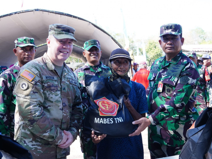 Bakti sosial di sela Latgabma Supr Garuda Shield 2024 di Puslatpur 5 Marinir Baluran. Sumber: Seputarmiliter.id