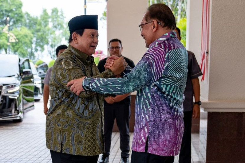 Presiden Terpilih Prabowo Subianto dan Perdana Menteri Malaysia Anwar Ibrahim. Sumber: Seputarmiliter.id