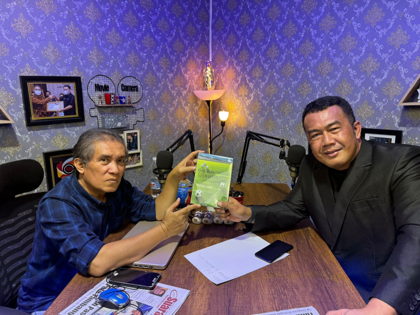 Podcast di kanal Lensa SN bersama host Agus Harizal. (FOTO: Dok Lensa SN)