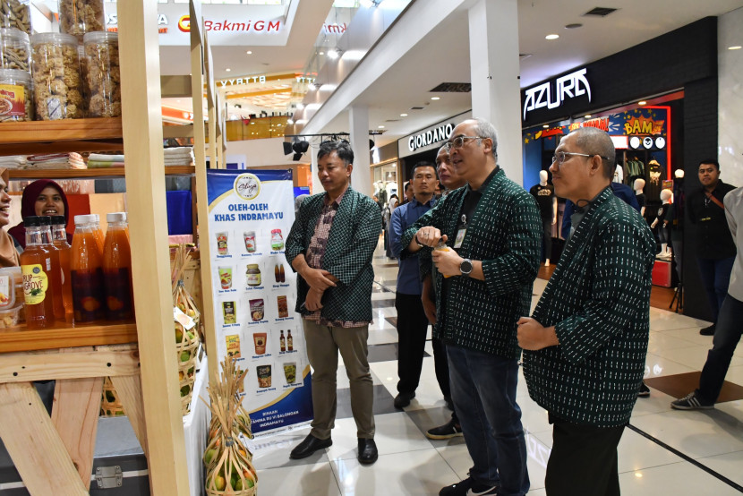 Pameran Pertamina SMEXPO Daerah Jawa Barat dengan tema utama Lokal jadi Vokal, yang berlangsung di Cihampelas Walk Bandung. (Dok. Gincumanis.com)