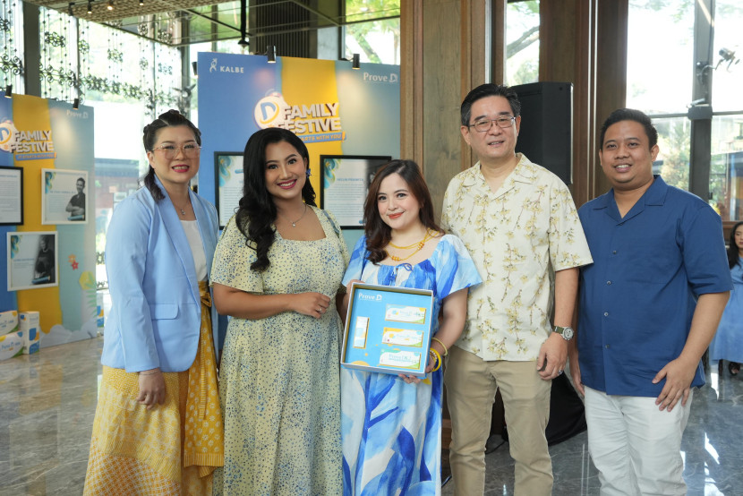 Beberapa selebgram memeriahkan acara bertajuk ‘D-Family Festive: From Zero to Hero’ di Jakarta, kemarin. Mereka memberikan edukasi pentingnya vitamin D bagi semua kalangan.