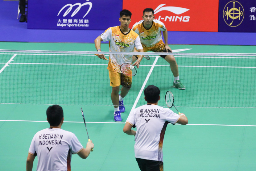 Sabar Karyaman Gutama/Moh Reza Pahlevi Isfahani mengalahkan Hendra Setiawan/Mohammad Ahsan di babak pertama Hong Kong Open 2024.