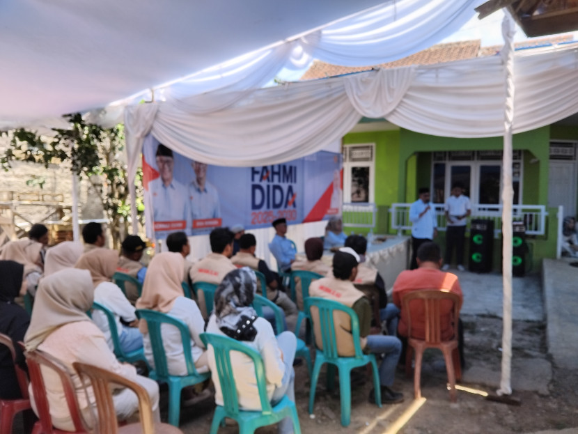 Deklarasi relawan pemenangan salah satu pasangan bakal calon wali Kota Sukabumi, Senin (16/9/2024).