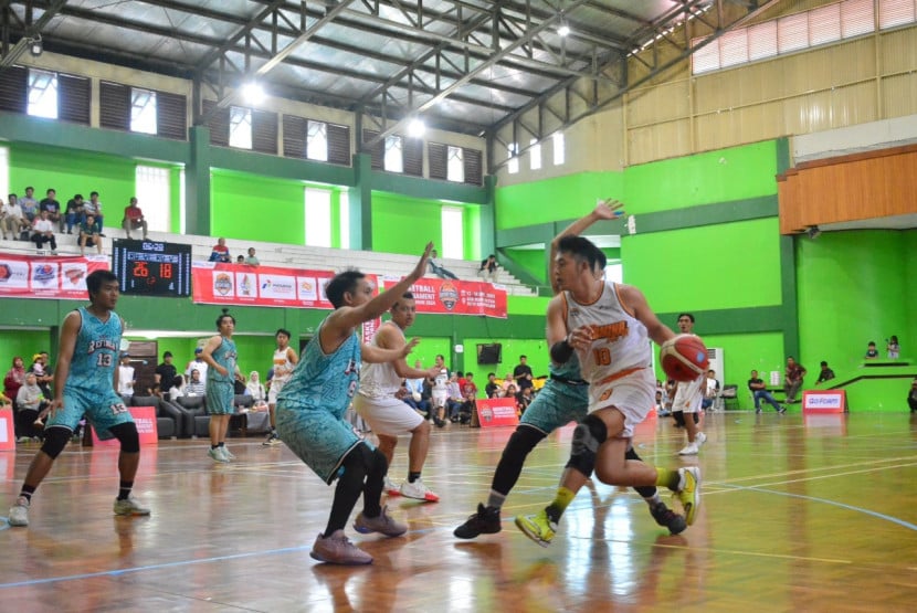 Turnamen bola basket antar Unit Pengolahan Pertamina Se-Indonesia yang digelar di GOR Perumahan Bumi Patra, Indramayu  (Dok. Gincumanis.com)