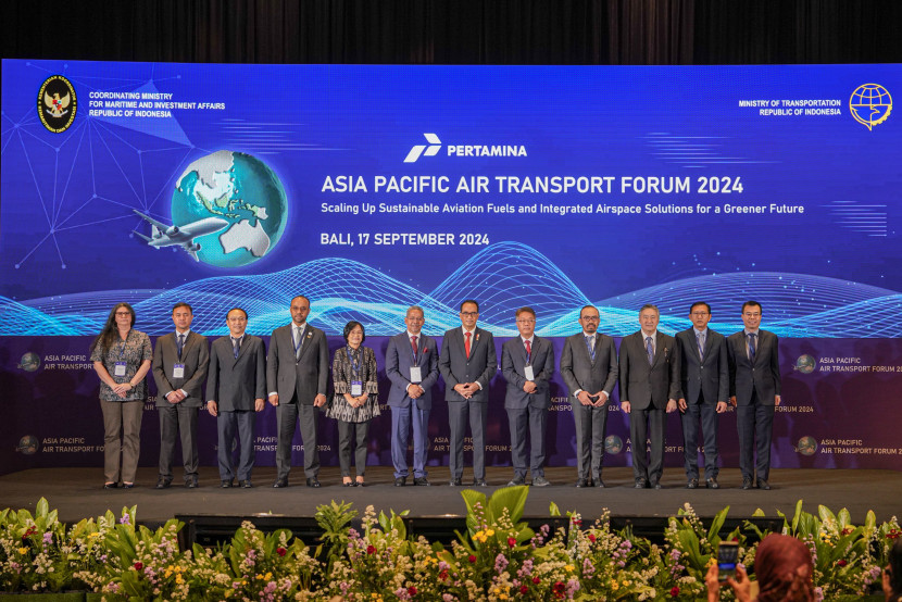 Pertamina Patra Niaga mendukung inovasi avtur ramah lingkungan yang sudah teruji kualitasnya pada Asia Pacific Air Transport Forum 2024 di Nusa Dua, Bali. (Dok. Gincumanis.com) 