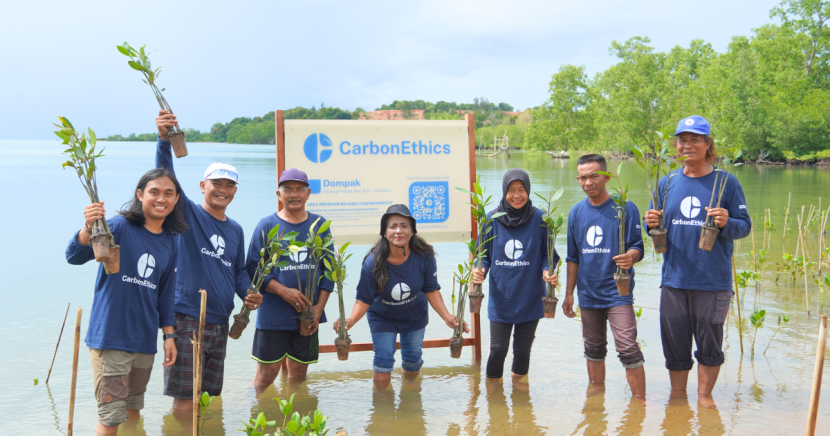 Penanaman pohon guna mendukung upaya rehabilitasi ekosistem, dengan fokus pada ekosistem karbon biru. (Foto; Ist/RI)