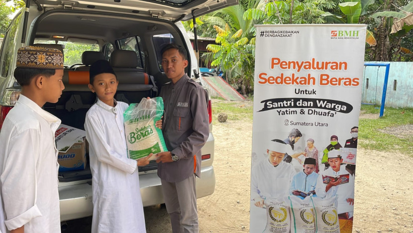 Program bantuan beras ini tidak hanya memenuhi kebutuhan pangan santri tetapi juga berkontribusi pada kesejahteraan warga dan pengembangan masyarakat 