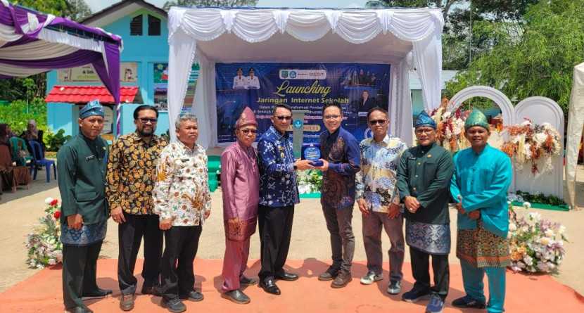 PLN Icon Plus meluncurkan jaringan internet sekolah yang berkolaborasi dengan Pemerintah Kabupaten Belitung Timur. (Foto: Dok PLN Icon Plus)