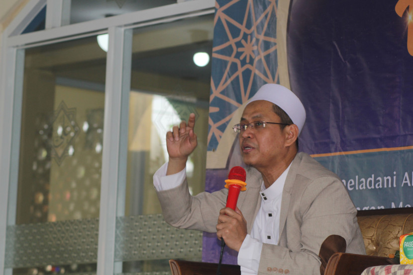 KH. Agamd Maulana Faisal (Penceramah)