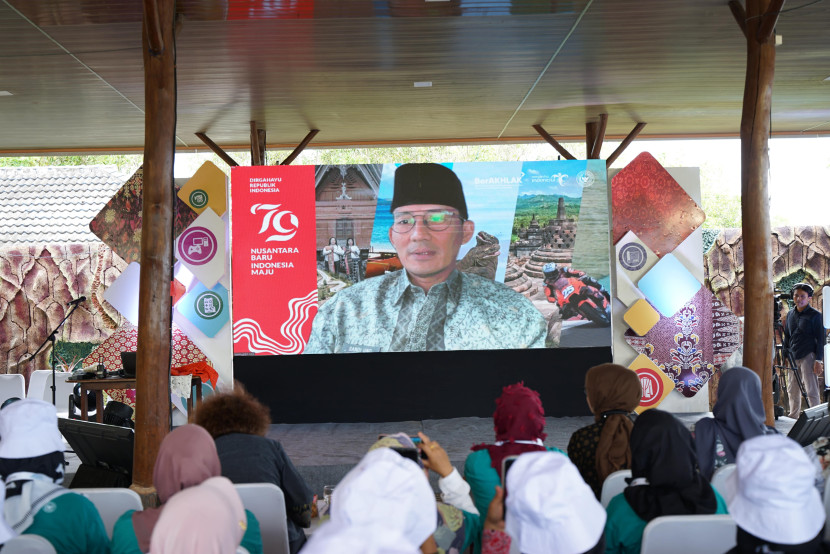 Menteri Pariwisata dan Ekonomi Kreatif/Kepala Badan Pariwisata dan Ekonomi Kreatif, Sandiaga Salahuddin Uno, hadir secara virtual dalam Workshop Peningkatan Inovasi dan Kewirausahaan Kota Kreatif (KaTa Kreatif) Indonesia di Kabupaten Bangka. (Foto: Dok Ruzka Indonesia)