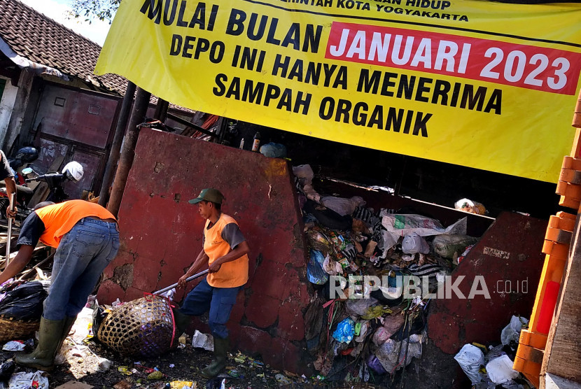 Pemilahan sampah organik / foto REPUBLIKA