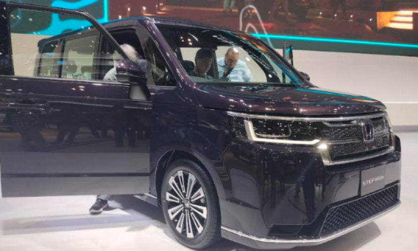 Honda STEP WGN e:HEV yang diperkenalkan di GIIAS 2024.      dok Motoresto.id