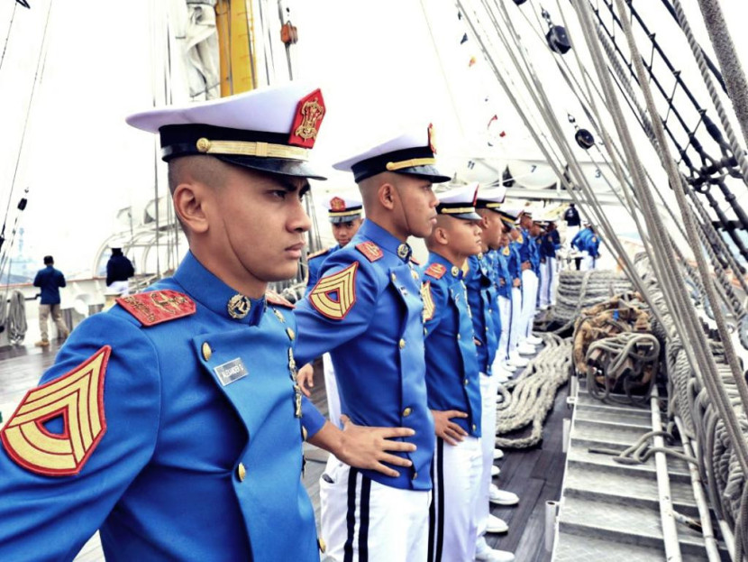 Kru KRI Bima Sakti bersandar di Pelabuhan Yokosuka, Jepang. Sumber: Seputarmiliter.id