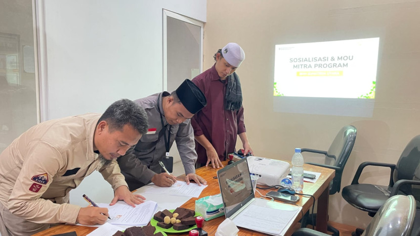 Penandatanganan MoU (Memorandum of Understanding) bagi mitra implementasi program pada Selasa (1/10/24)