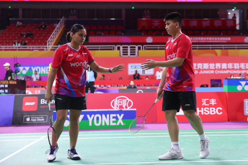 Darren Aurelius/Bernadine Anindya Wardana. Tim junior Indonesia melangkah ke final setelah menekuk Jepang di semifinal Piala Suhandinata 2024. (PBSI)