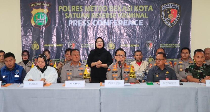 Jumpa pers ungkap kronologi temuan 7 mayat remaja yang mengambang di Kali Bekasi. (Foto: Dok Ruzka Indonesia)