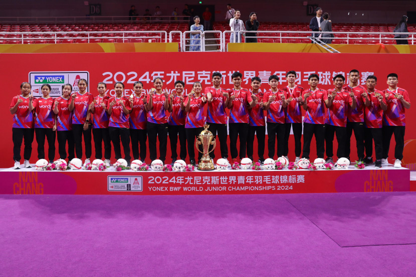 Tim junior Indonesia menjadi juara Piala Suhandinata 2024 setelah mengalahkan China di final. (PBSI)