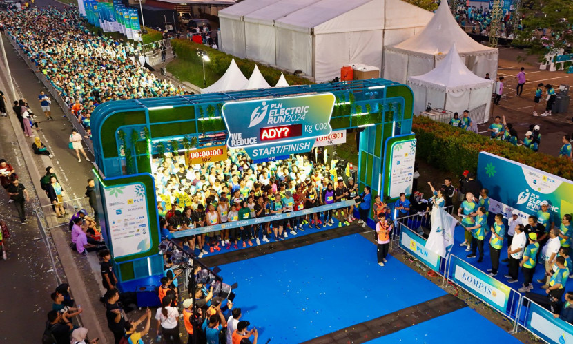 Sebanyak 6.470 peserta memadati garis start sebelum flag off PLN Electric Run 2024 di Scientia Square Park, Gading Serpong, Tangerang, Minggu (6/10/2024). (Foto: PLN)