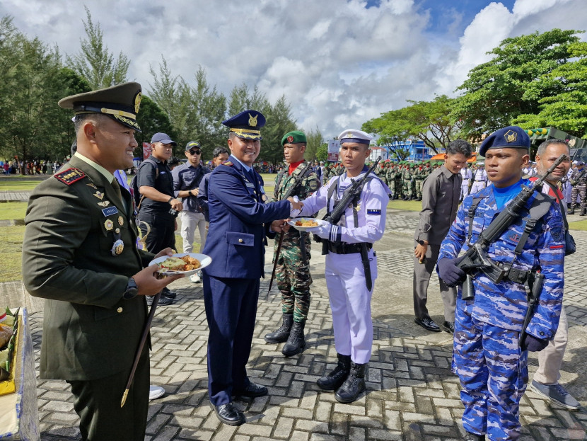 Suasana upacara HUT ke-79 TNI di Natuna. Sumber: Seputarmiliter.id