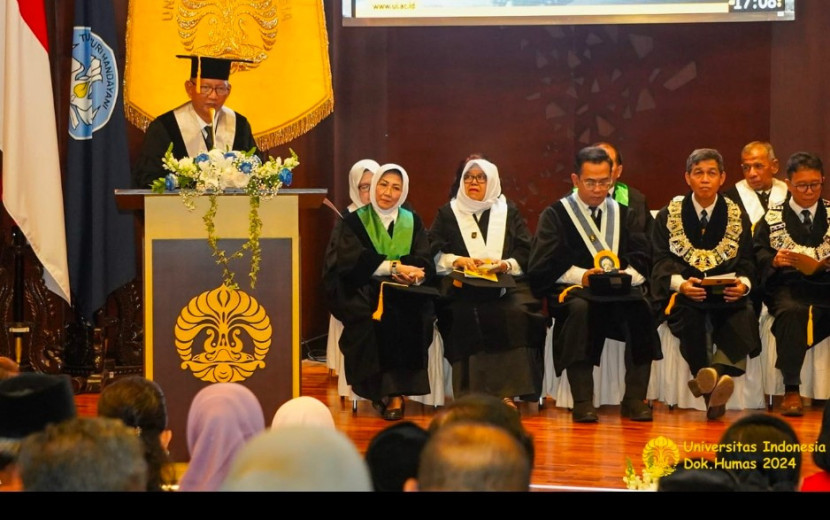 Pengukuhan Prof Dr Ir Mahjus Ekananda, MM, MSE sebagai Guru Besar di bidang Ilmu Ekonomi Makro pada Fakultas Ekonomi dan Bisnis (FEB) UI di Balai Sidang UI, Rabu (09/10/2024). (Foto: Dok Biro Humas & KIP UI)