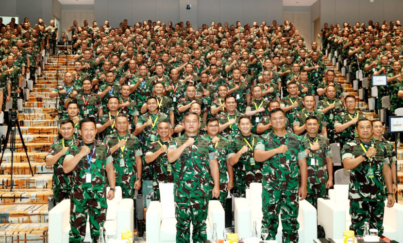 KSAD Jenderal Maruli Simanjuntak di acara Apel Danrem dan Dandim Tahun 2024. Sumber: Seputarmiliter.id