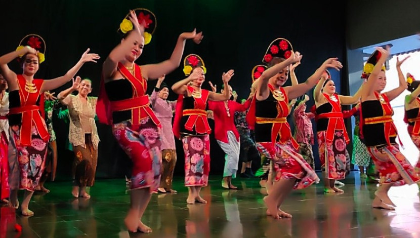 Pementasan Tari Yapong di Padepokan Seni Bagong Kussudiardja (PSBK) di Desa Kembaran, Tamantirto, Kasihan, Bantul, Yogyakarta, Rabu (09/10/2024). (Foto: Dok Humas Komunitas Bakul Budaya)