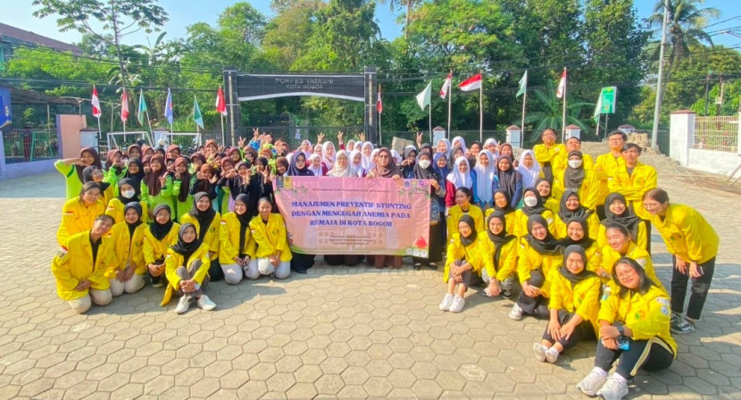 Tim Pengmas Program Studi (prodi) Fisioterapi, Program Pendidikan Vokasi, Univerisitas Indonesia (UI) hadir di Kota Bogor dan Kabupaten Bogor. (Foto: Dok Biro Humas & KIP UI)