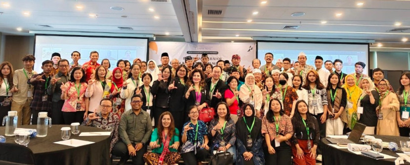 Peserta pelatihan untuk memahami panduan serta ceramah keagamaan yang mendukung konservasi hutan. (Foto: Dok Ruzka Indonesia)