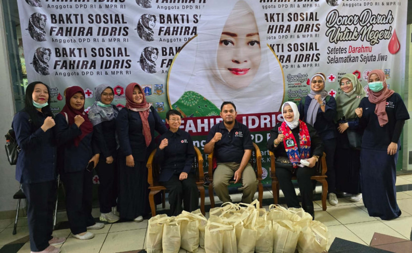 Fahira Idris di sela Bakti Sosial dan Donor Darah di Kantor Kecamatan Kebayoran Lama, Jakarta Selatan, Ahad (27/10/2024). (Foto: Dok RUZKA INDONESIA)