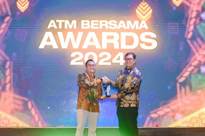 PT Bank Muamalat Indonesia Tbk (Bank Muamalat) meraih penghargaan di ajang ATM Bersama Awards 2024 yang dihelat oleh PT Artajasa Pembayaran Elektronis (Artajasa). (Foto: Bank Muamalat)