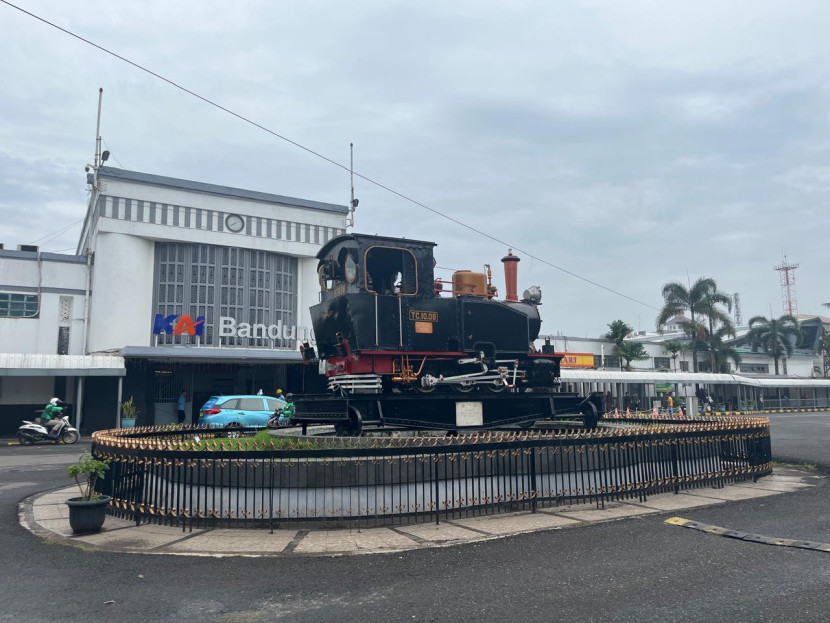 Monumen Kereta Api di Stasiun Bandung. Dok Istimewa 