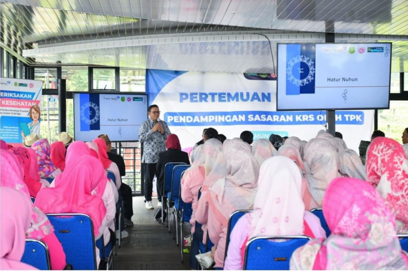 Evaluasi Pendampingan Sasaran keluarga risiko stunting (KRS) Tim Pendamping Keluarga (TPK) Tahun 2024 di Ruang Pertemuan Goalpara Teapark Sukabumi, Senin (28/10/2024).